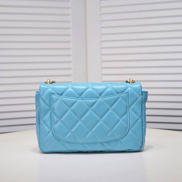 シャネルバッグ側面デザイン